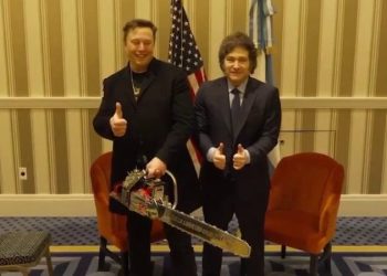 Chainsaw-wielding Elon Musk makes ‘Dark MAGA’ appearance with Javier Milei at CPAC
