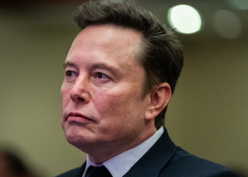 Trump signs order instructing DOGE to massively cut federal workforce