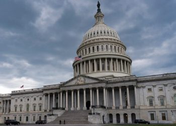 Spending bill to avert shutdown successfully beats filibuster with hours until deadline
