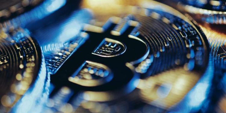 Crypto Market Recap: BITCOIN Act Reintroduced, SEC Holds Off on ETF Decisions