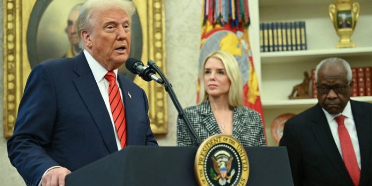 Republicans call for Trump to cut off American Bar Association