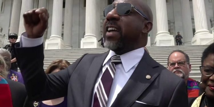Dems join clergy to pray for ‘moral reckoning’ to fix Big, Beautiful Bill: ‘I still know how to agitate’