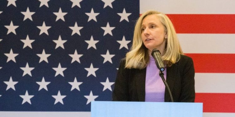 Virginia Dem gubernatorial candidate and ex-CIA officer took $50K from CCP-linked tycoon