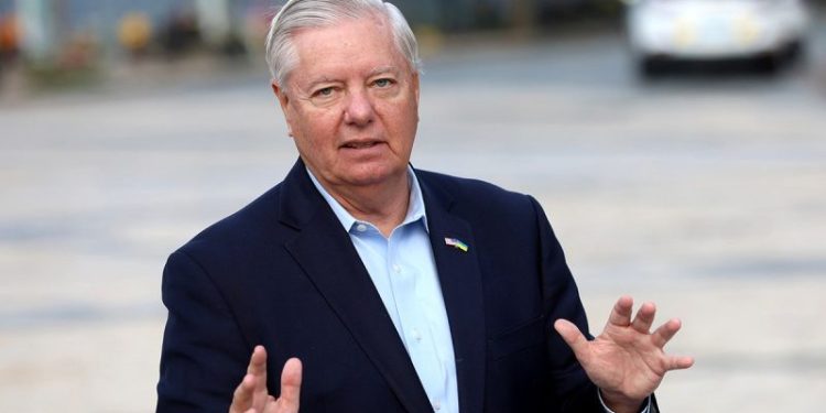 Trump continues supporting Sen. Lindsey Graham’s re-election bid while phoning into Republican event