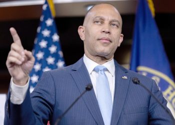 House Democrats’ government funding proposal goes down in flames with shutdown deadline in hours