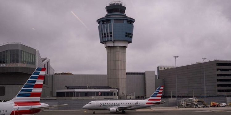 FAA investigates airlines for potential flight cut compliance violations during government shutdown