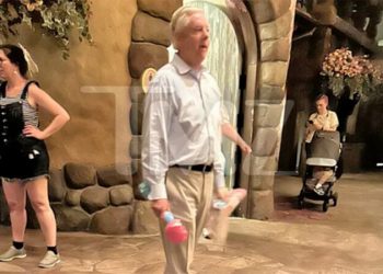 SEE IT: Lawmakers caught on vacation amid record-breaking shutdown while DHS workers go unpaid