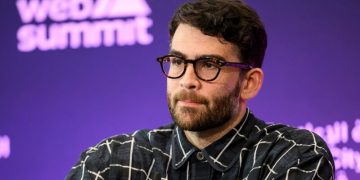 Dem Senate primary erupts in key state as candidate teams up with radical streamer: ‘America deserved 9/11’